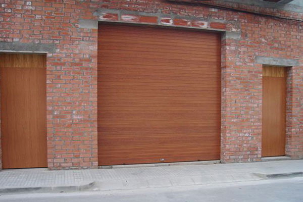 Puerta enrollable de aluminio