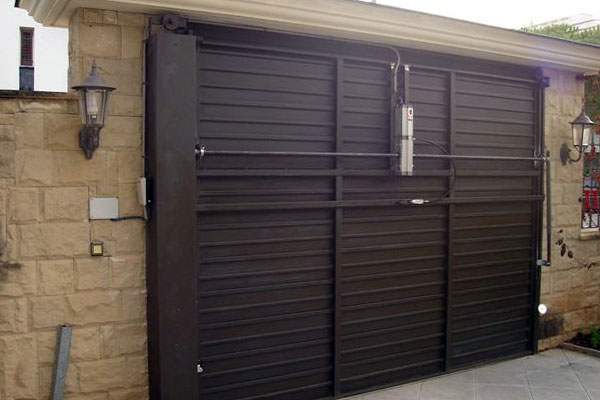 Motorización de puerta basculante