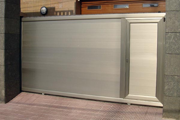 Puerta corredera de aluminio