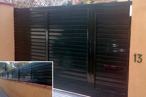 Puerta corredera de aluminio para jardín